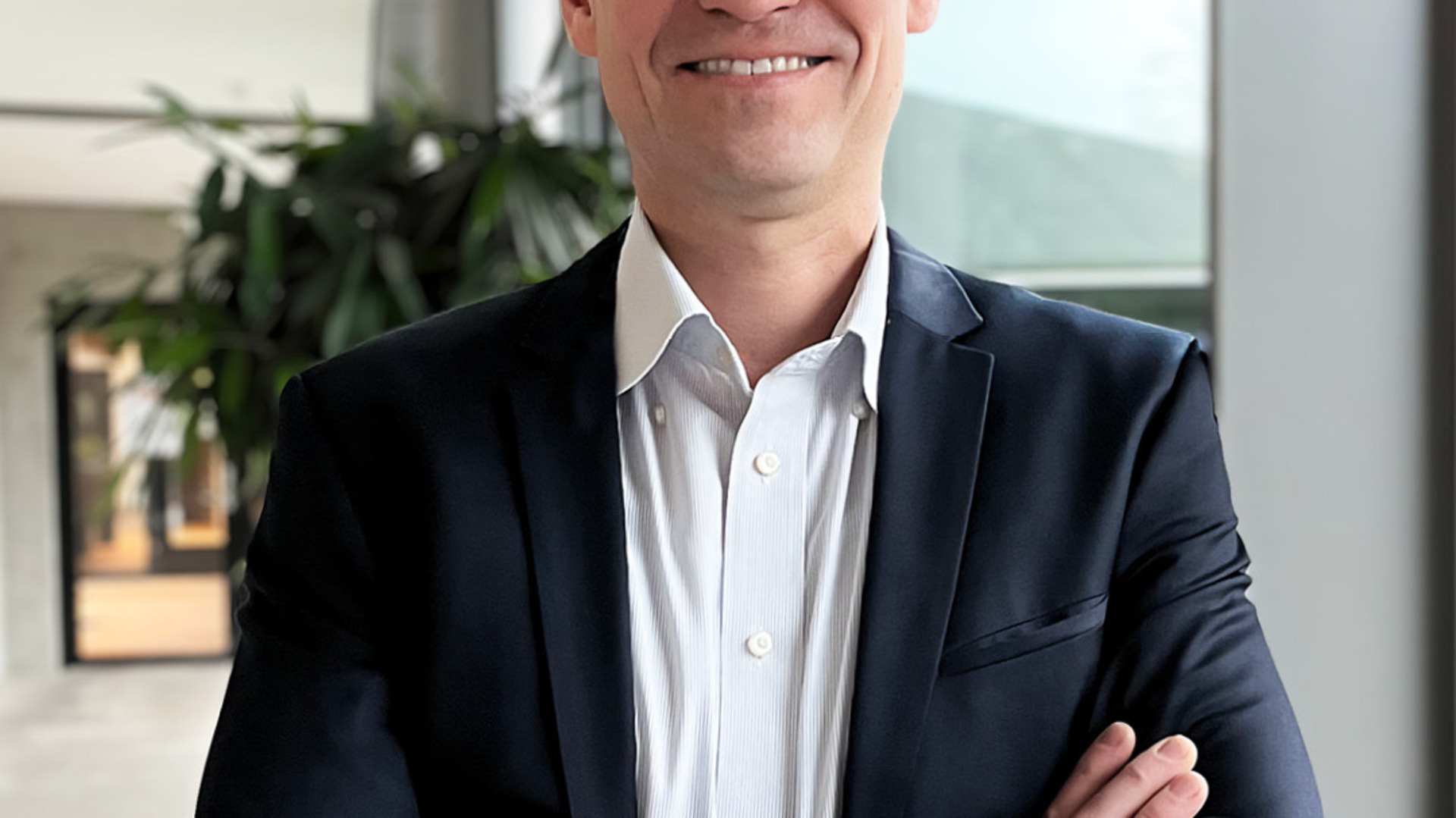 Employee testimonials: images for web use 